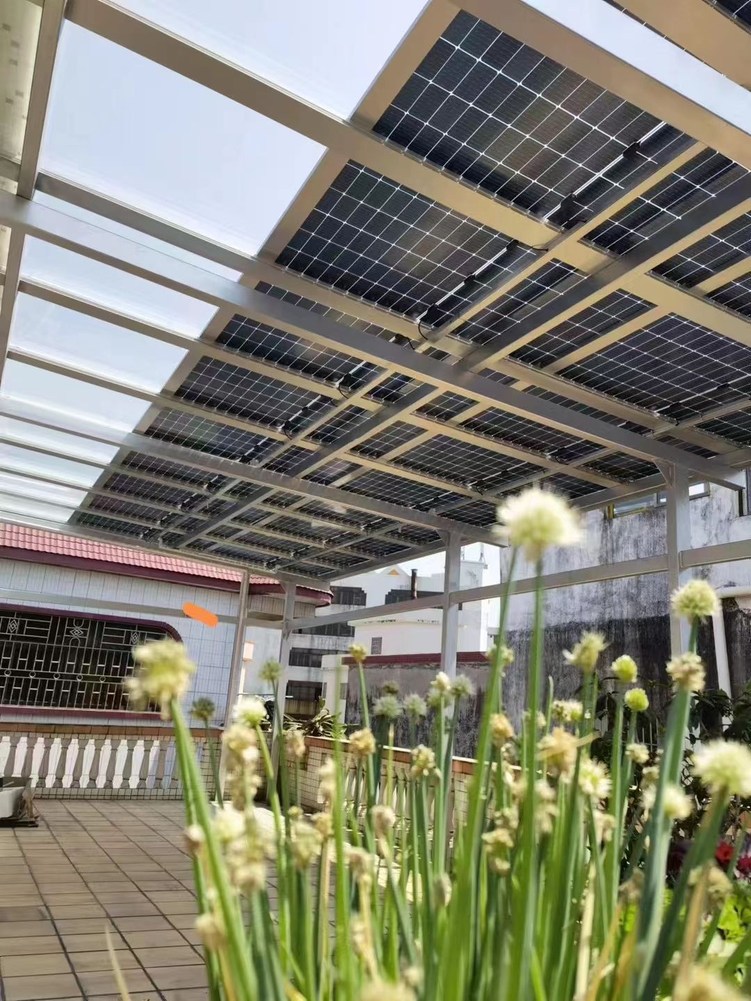 琼海别墅家用屋顶太阳能发电系统安装